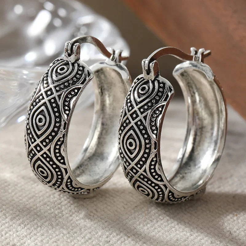 Hoop Earrings – Exotic Style Carving Pattern – Copper – White | KIMLUD