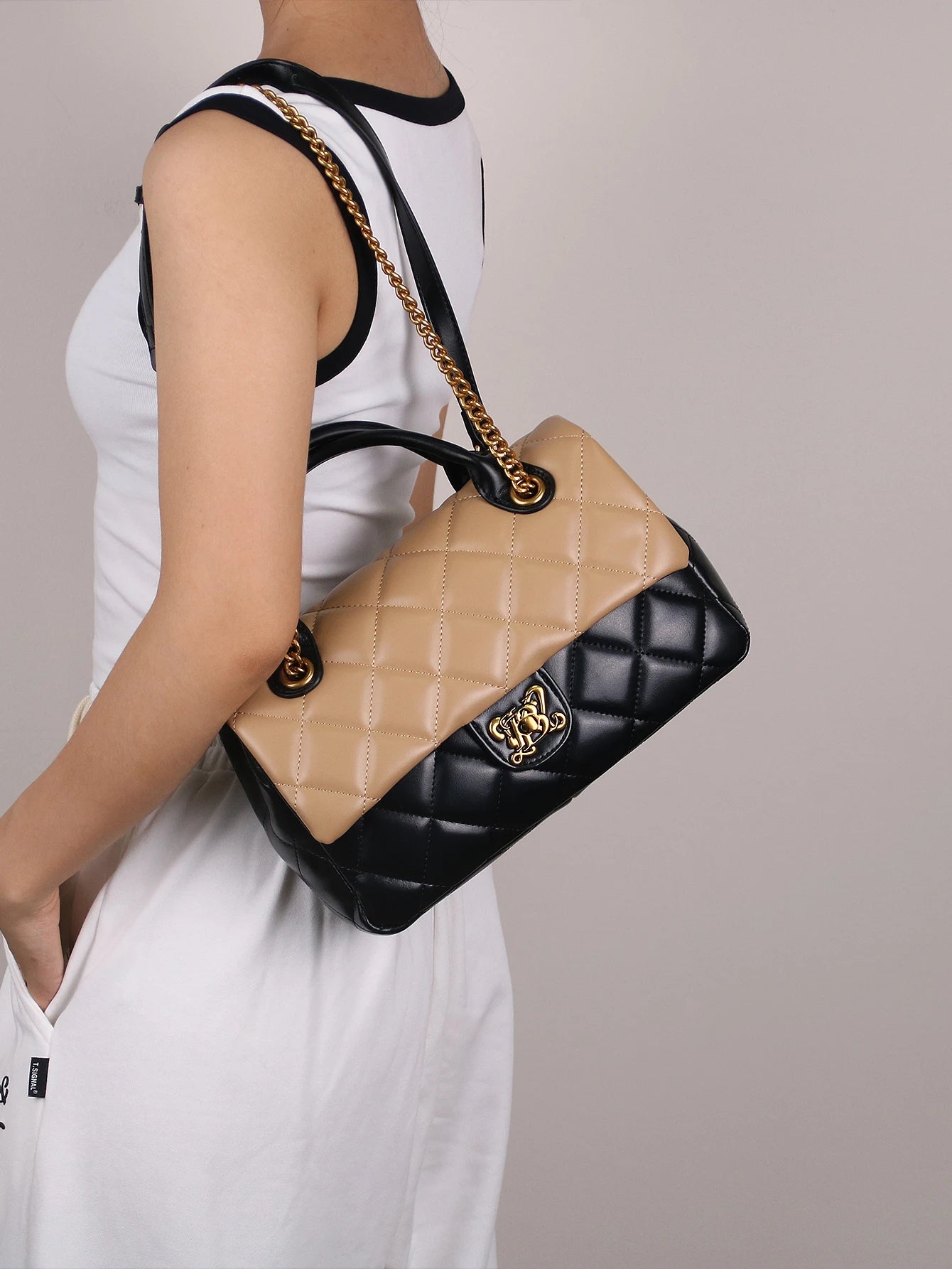 Leather Rhombic Embroidered Chain Bag — Black | KIMLUD