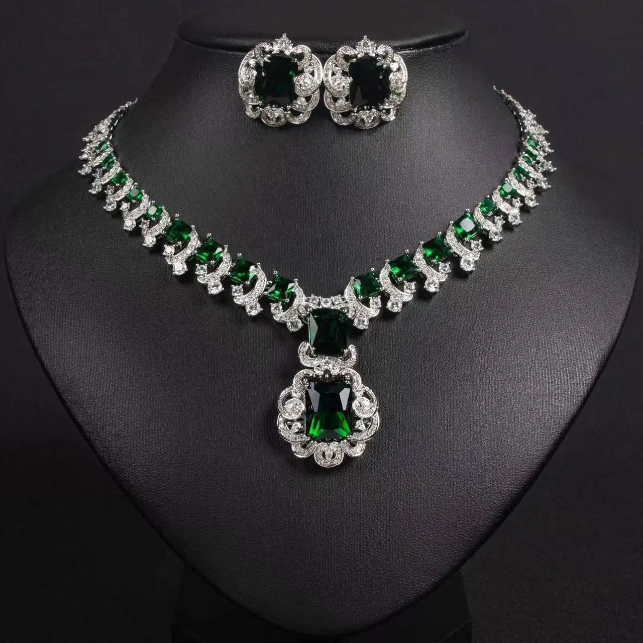 ASNORA New European and American Banquet Jewelry,  Heart Earrings Necklace Set Women's Red Zircon Square Pendant