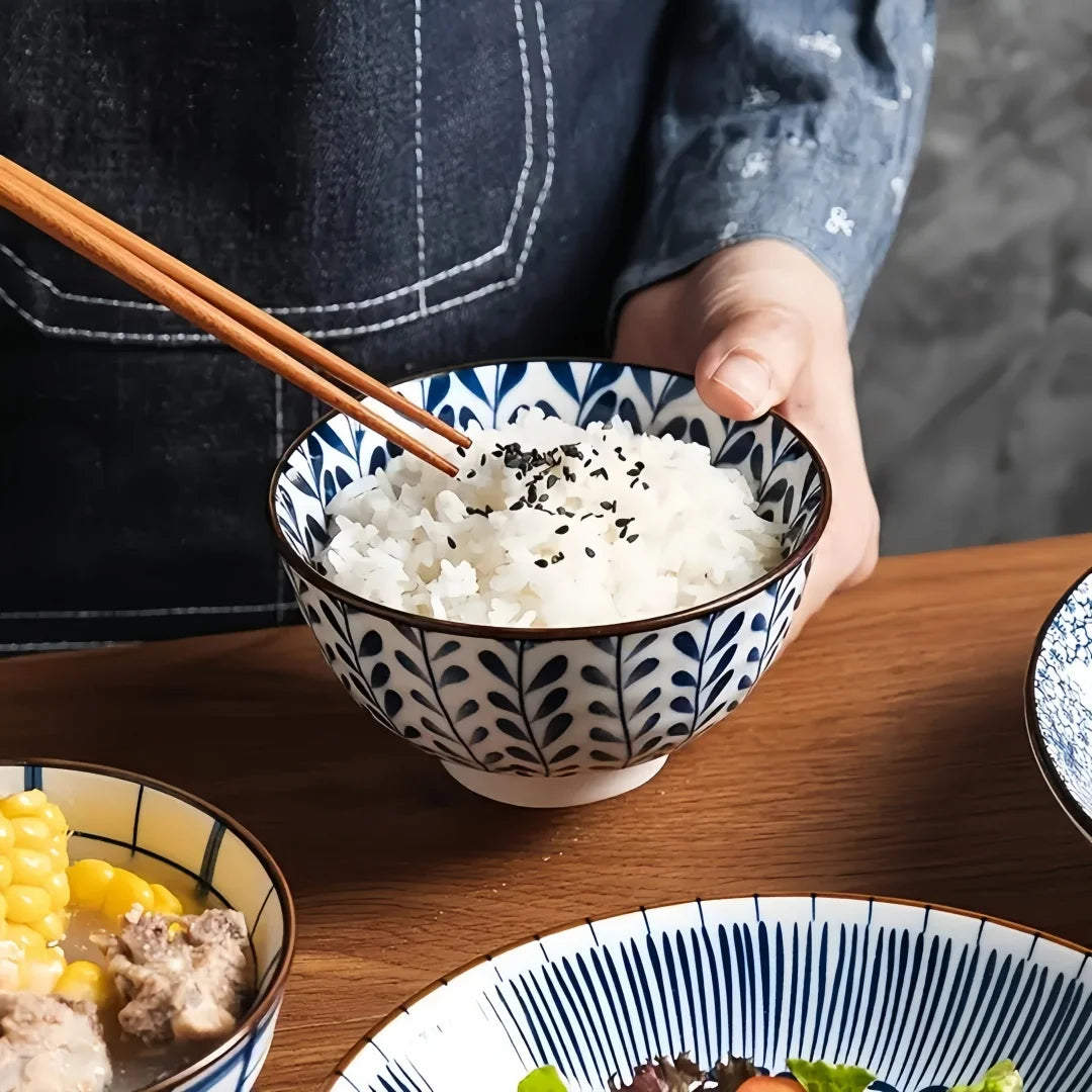 Hand Painted Ceramic Rice Bowl 4.5 Inch With Retro Rim And Japanese Motif — Blue And White | KIMLUD