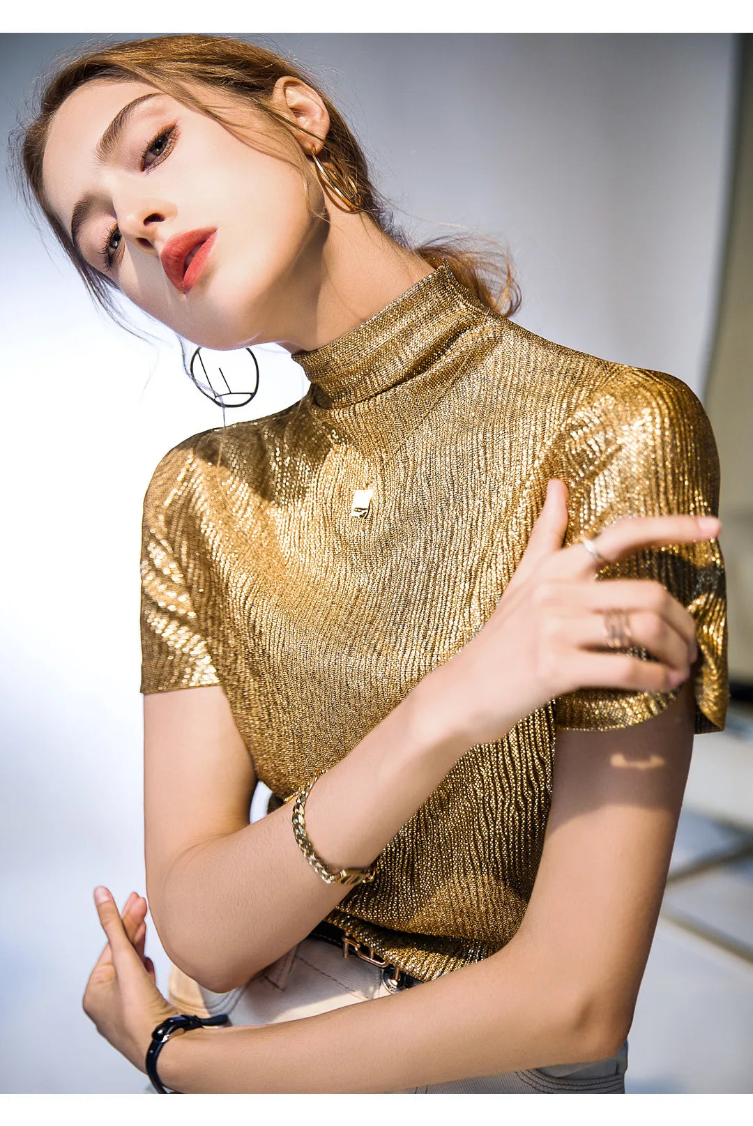 Turtleneck Short Sleeve Top – Shiny Fabric – Blended Knit – Slim | KIMLUD