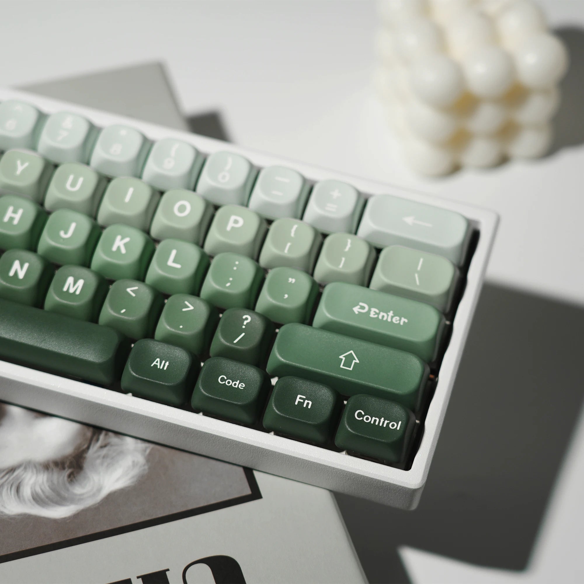 XVX Gradient Green MOA PBT Keycaps Custom Keyboard Keycaps 75 Percent Dye Sublimation Keycaps for Cherry MX Switches 132 Keys