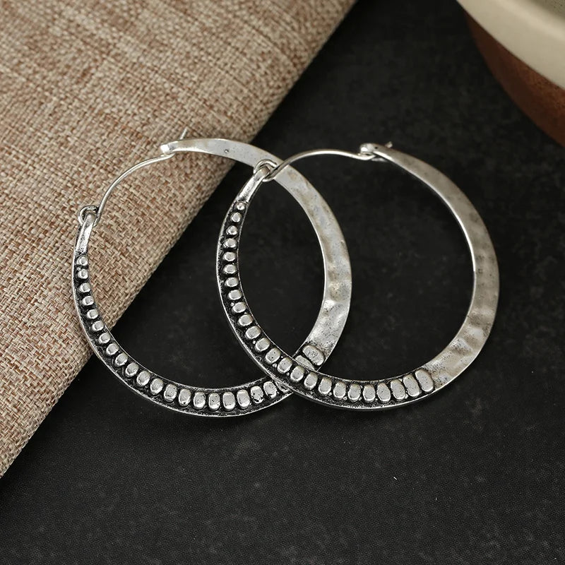 Hoop Earrings – Vintage Distressed Hammer-Embossed Bohemian – Copper – White | KIMLUD