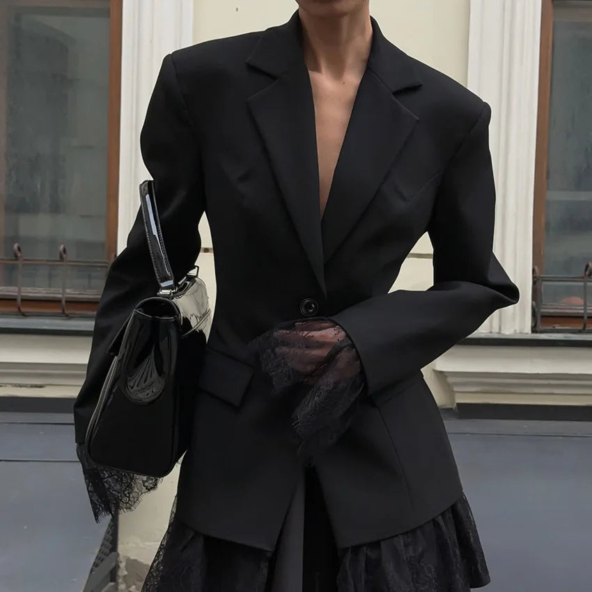 2025 Autumn and Winter New Fashion Black Small Suit Solid Jacket Design Sense Lace Splicing Commuting Long Sleeved Top Coat