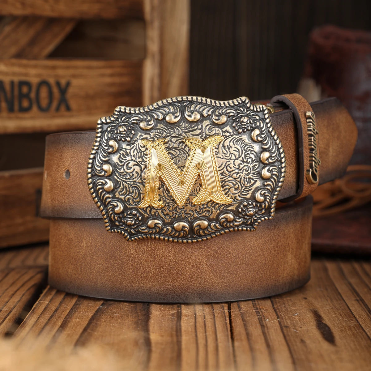 A PU belt suitable for both men and women, combining the style of western denim and retro, is perfect for daily casual outings