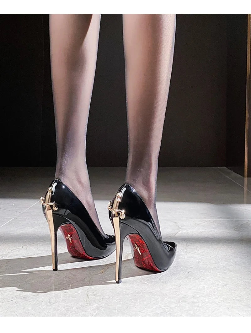 Metal-Embellished Pointed-Toe Pumps With Gold-Tone Metal Decoration — Black | KIMLUD