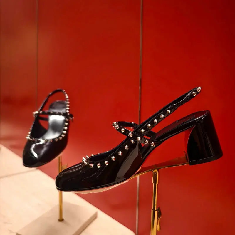 2025 New Style Thick Heel Rivet Mary Jane Shoes Female Summer French Temperament One-Word Buckle Strap Black Round Head Sandals