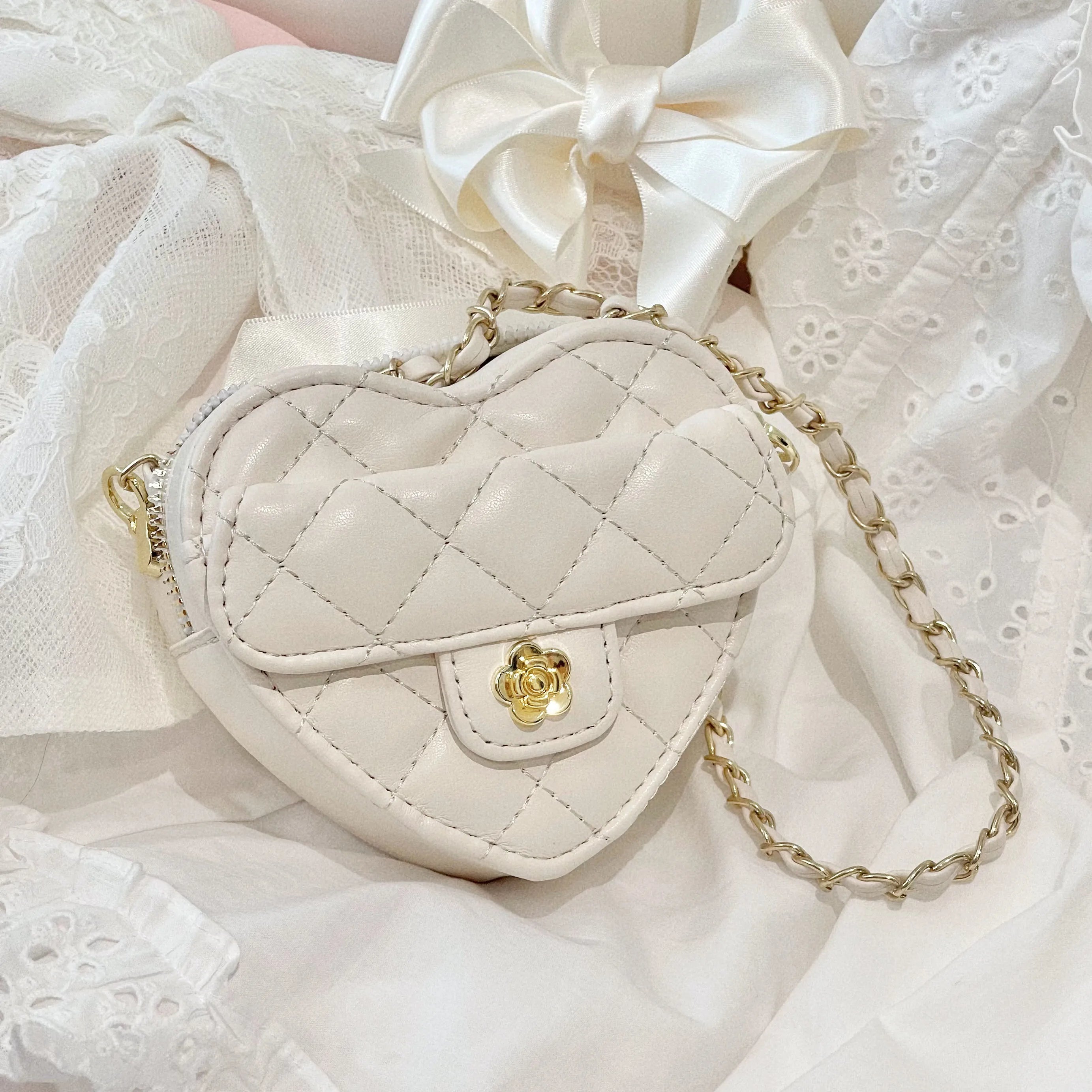PU Crossbody Bag Diamond Checkered Heart — Black | KIMLUD