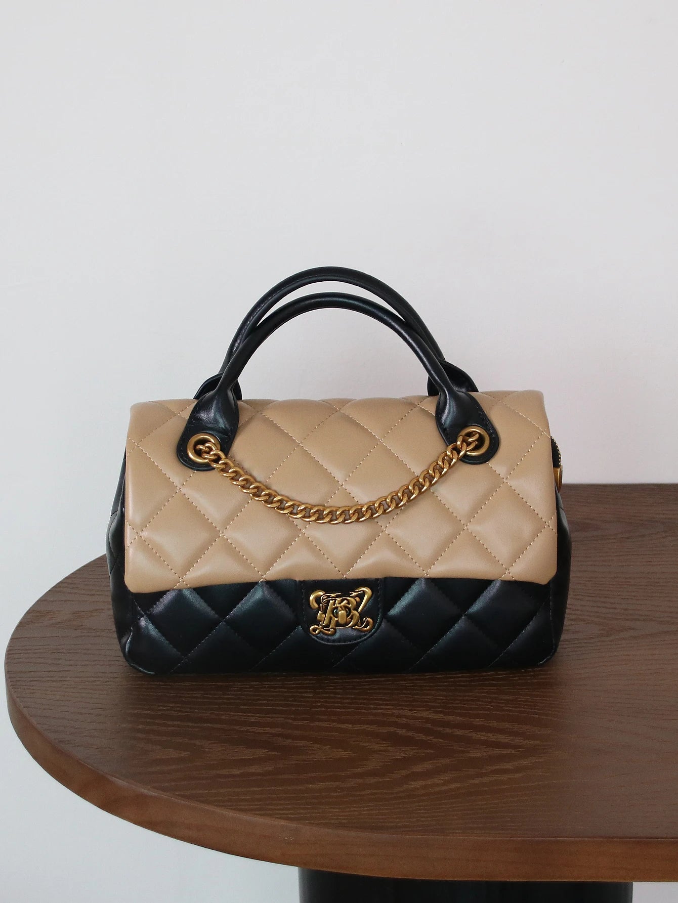 Leather Rhombic Embroidered Chain Bag — Black | KIMLUD