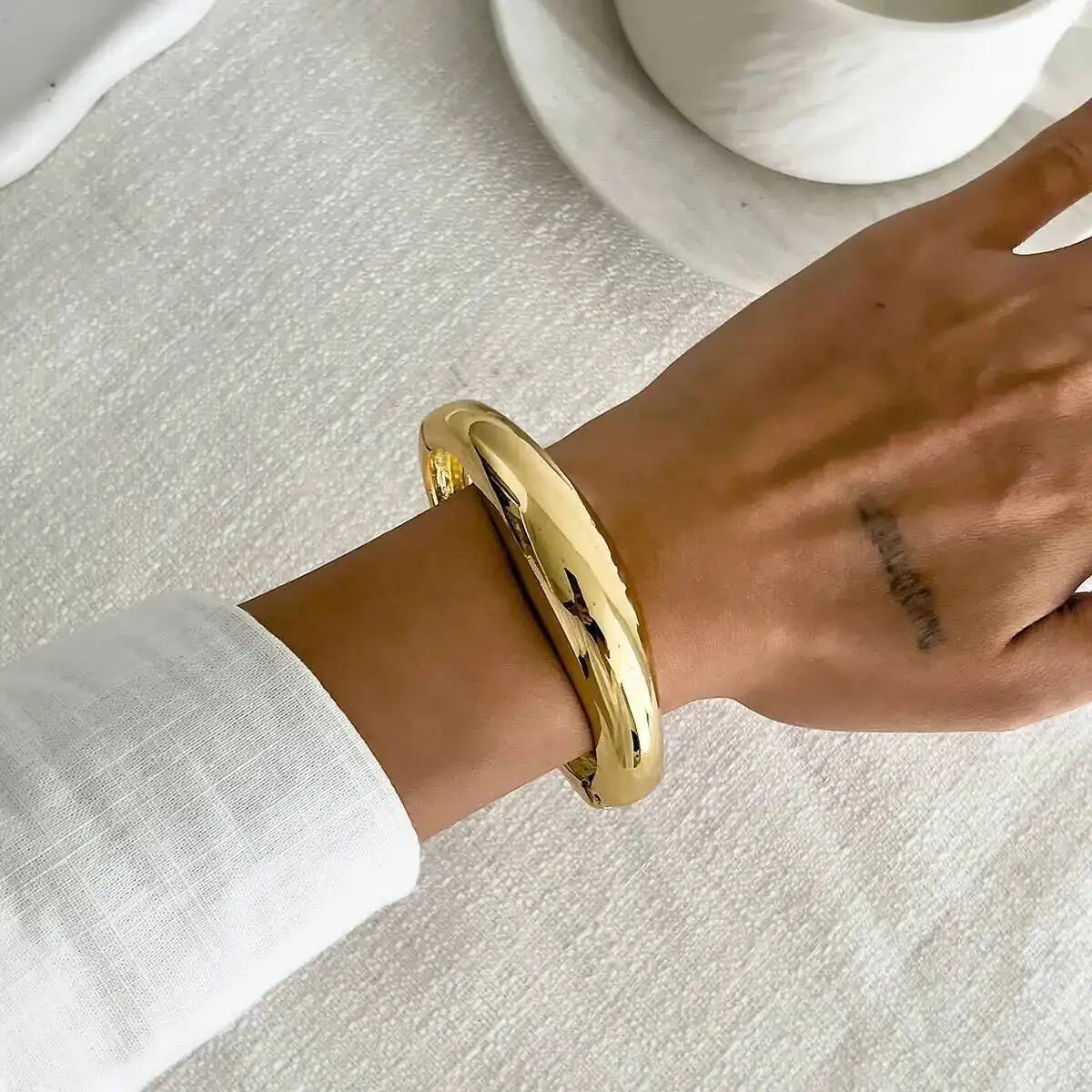 Punk Metal Spring Wide Bangles Geometric Interlocking Articulation — Gold | KIMLUD