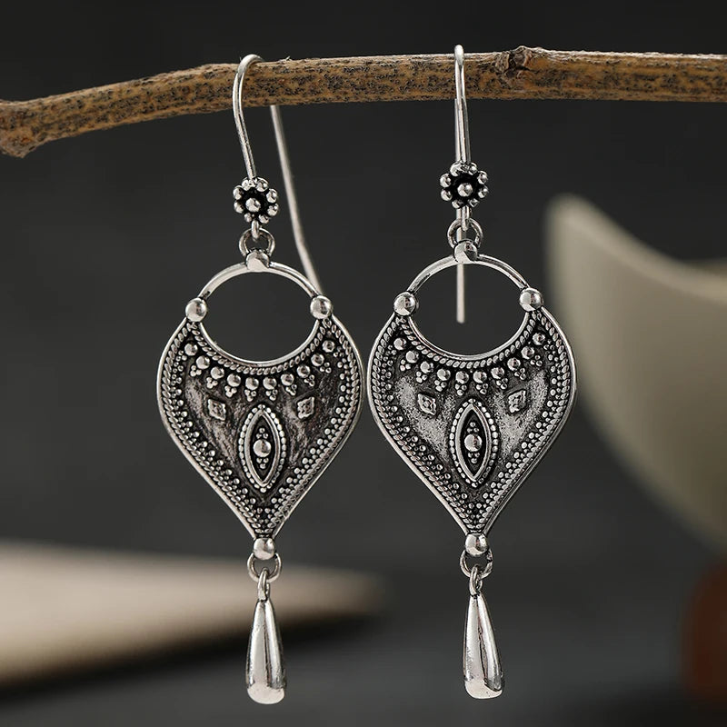 Vintage Bohemian Style Hand Carved Silvery Plated Hook Earrings Women's Elegant Charm Banquet Festival Jewelry Accessories Gifts
