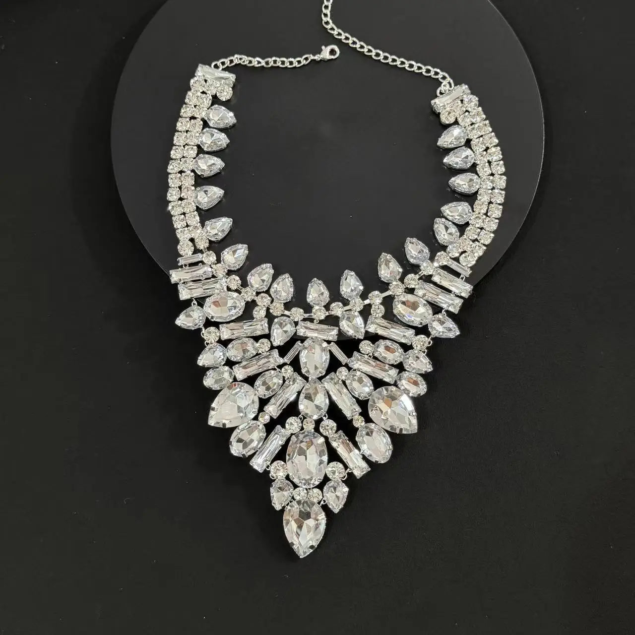 Luxurious geometric necklace, exaggerated rhinestone collarbone chain, retro banquet accessory