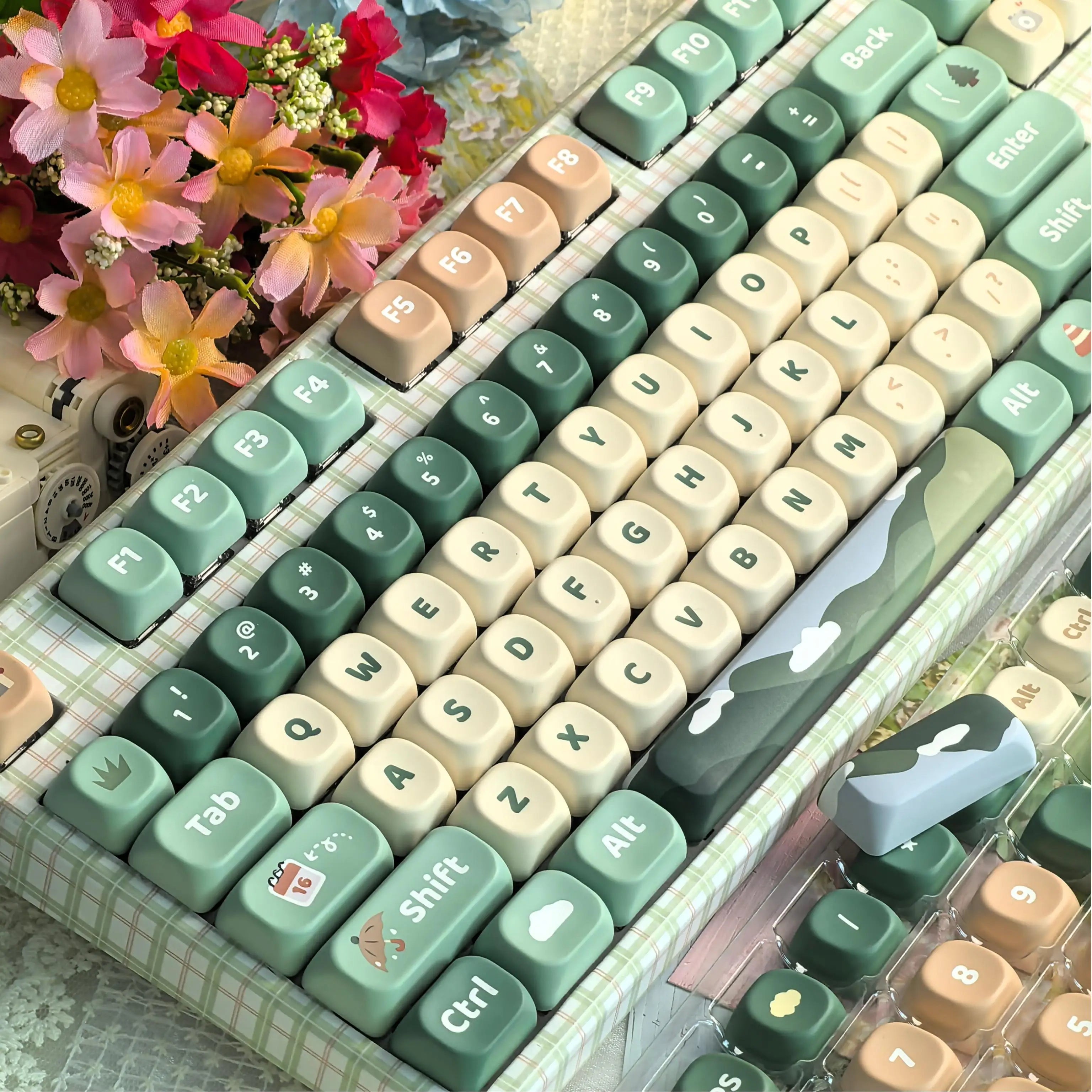 Cute Green Keycap 124Keys Go Hiking Theme Thermal Sublimation PBT Keycaps for Mechanical Keyboard MOA Height Small Fresh Key Cap