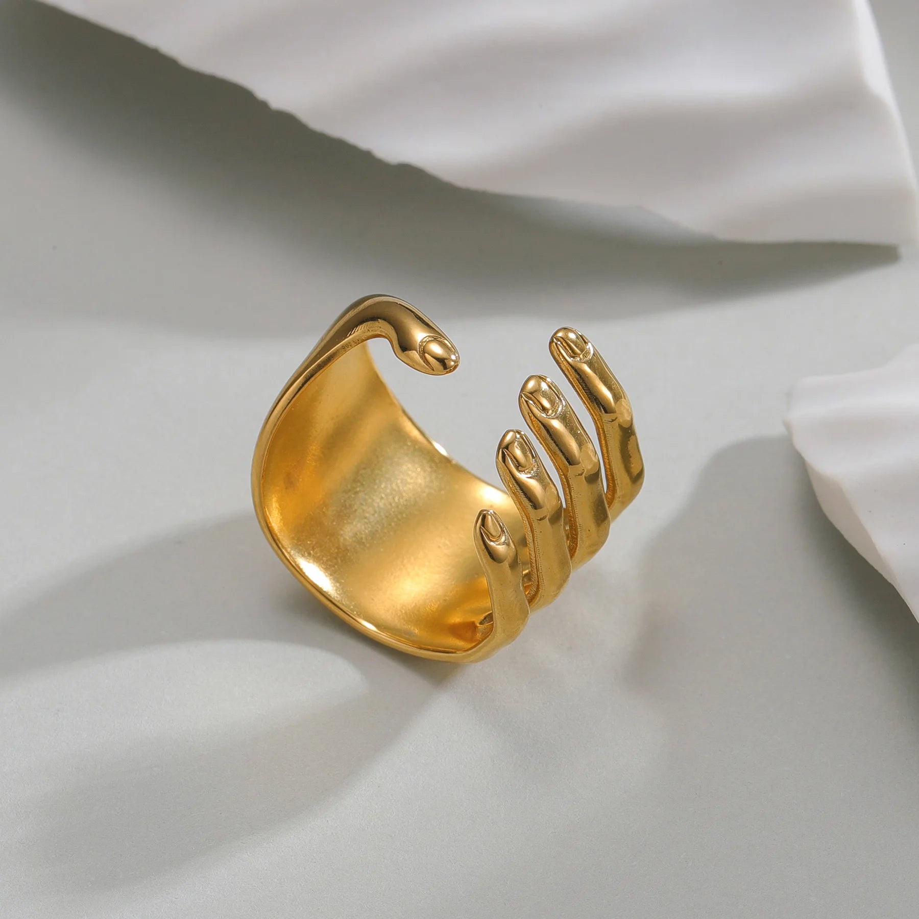 Freeteeme Vintage Palm Grip Wide Big Ring 2024 Adjustable Stainless Steel Hand Hug Ring for Women Men Gold Plated Male Jewelry