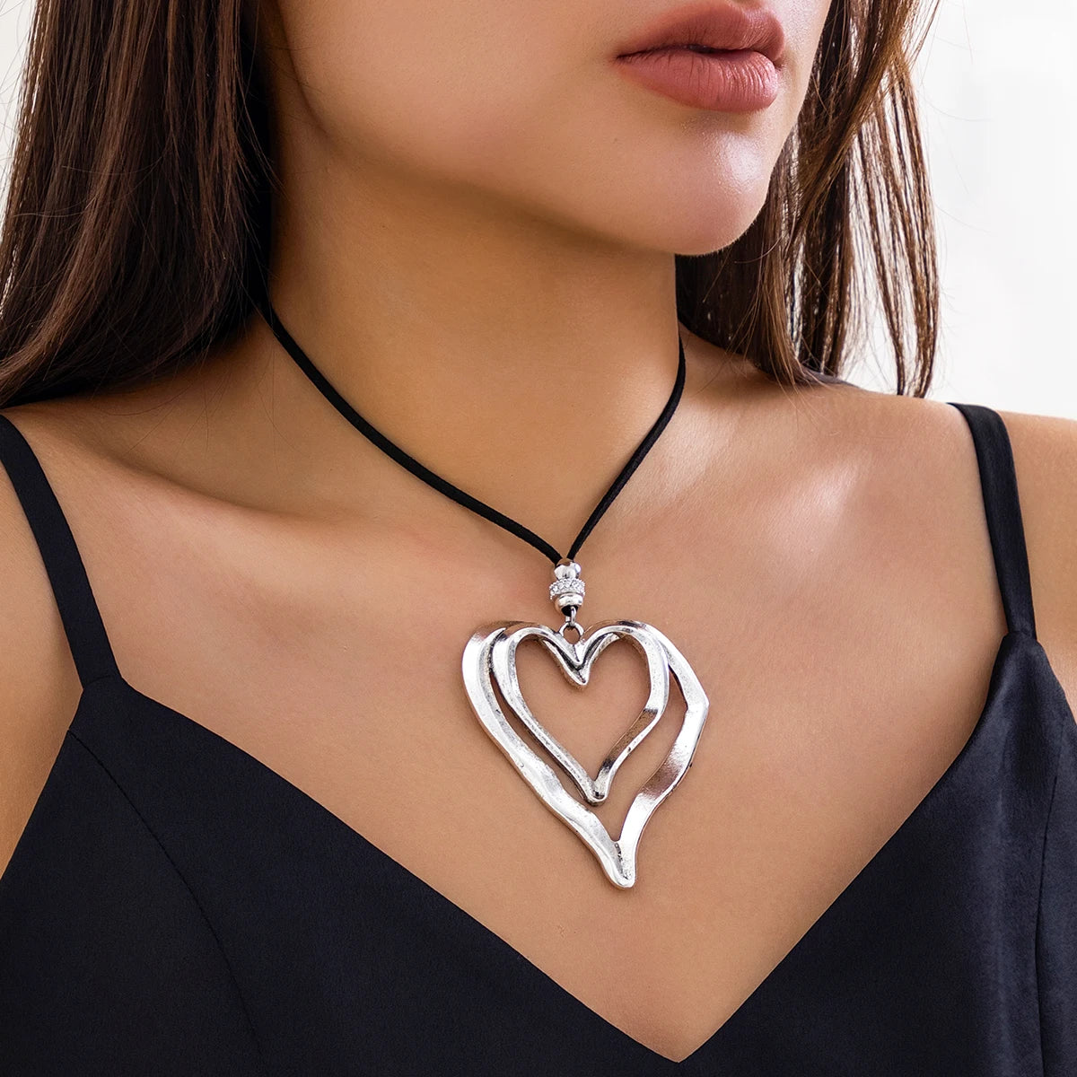 Long Lace Up Rope Chains with Big Hollowed Out Heart Pendant Necklace for Women Trendy Accessories on Neck Fashion Jewelry Gifts