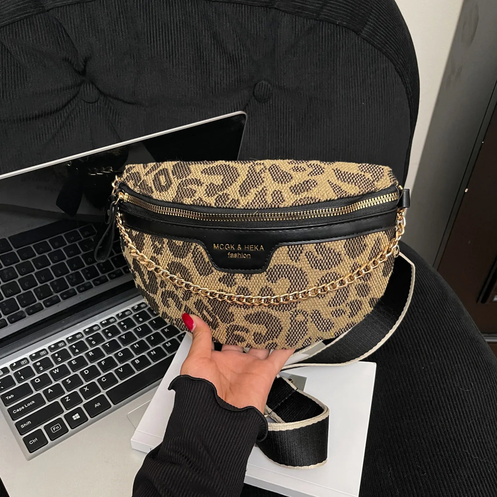 Fashion Grid Chest Bag Retro Crossbody Bags Trendy Sling Shoulder Bag Travel Wide Strap Waist Bag Women Small Chain Fanny Pack