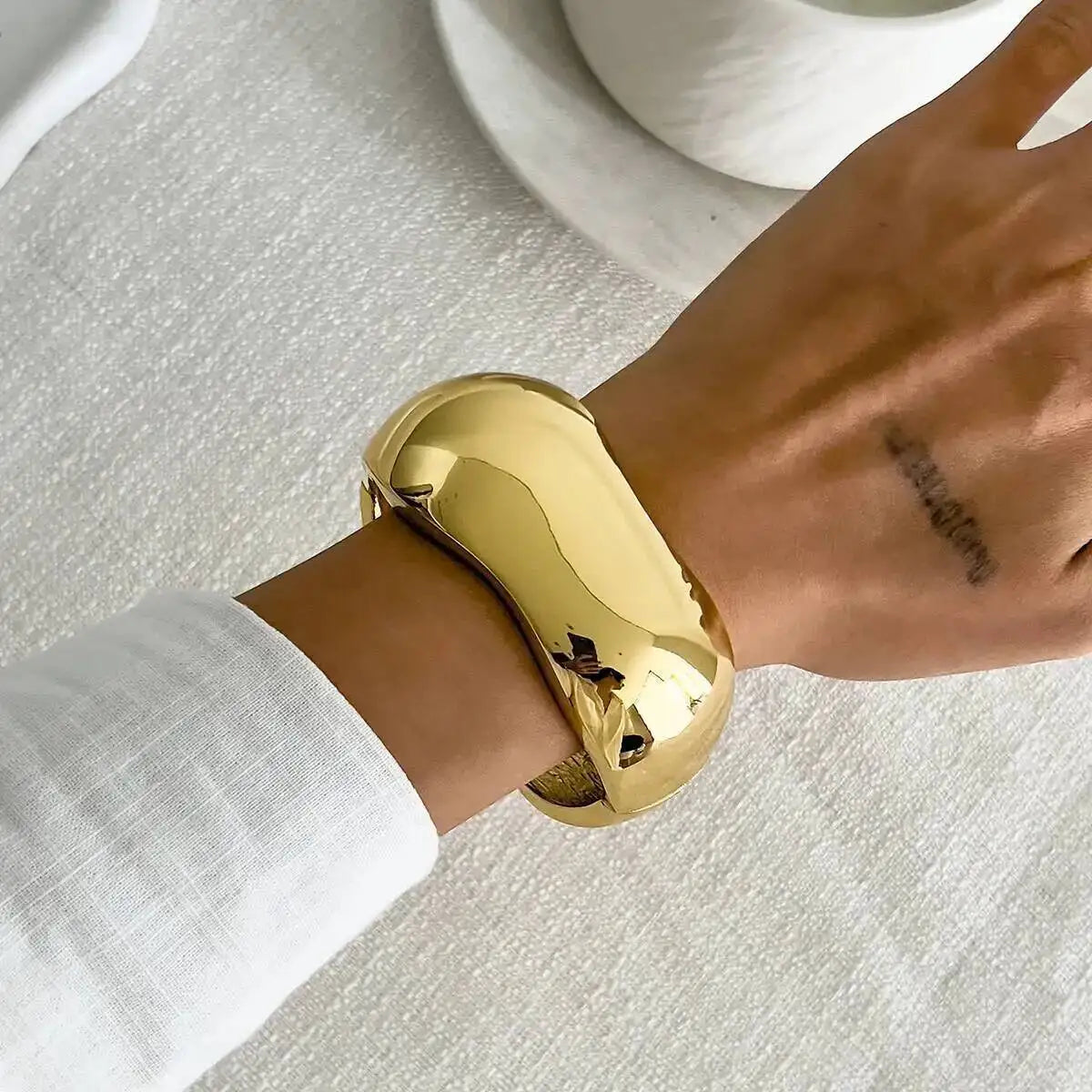 Punk Metal Spring Wide Bangles Geometric Interlocking Articulation — Gold | KIMLUD