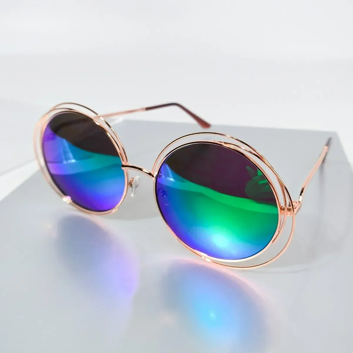 Metal Round Oversized Sunglasses With Gradient Lenses — Gold | KIMLUD