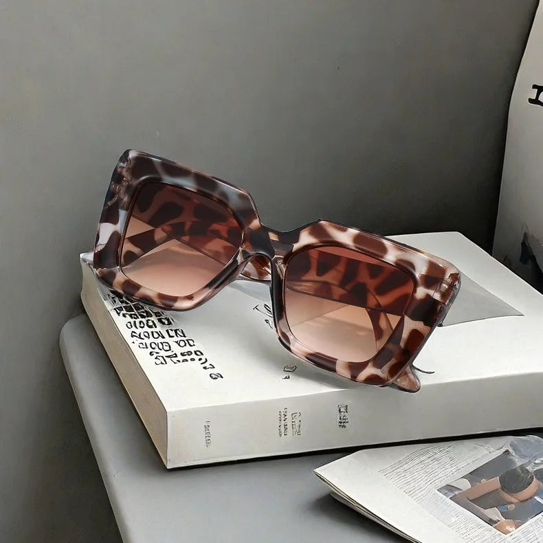 Sunglasses Oversized Square Frame Plastic Black | KIMLUD