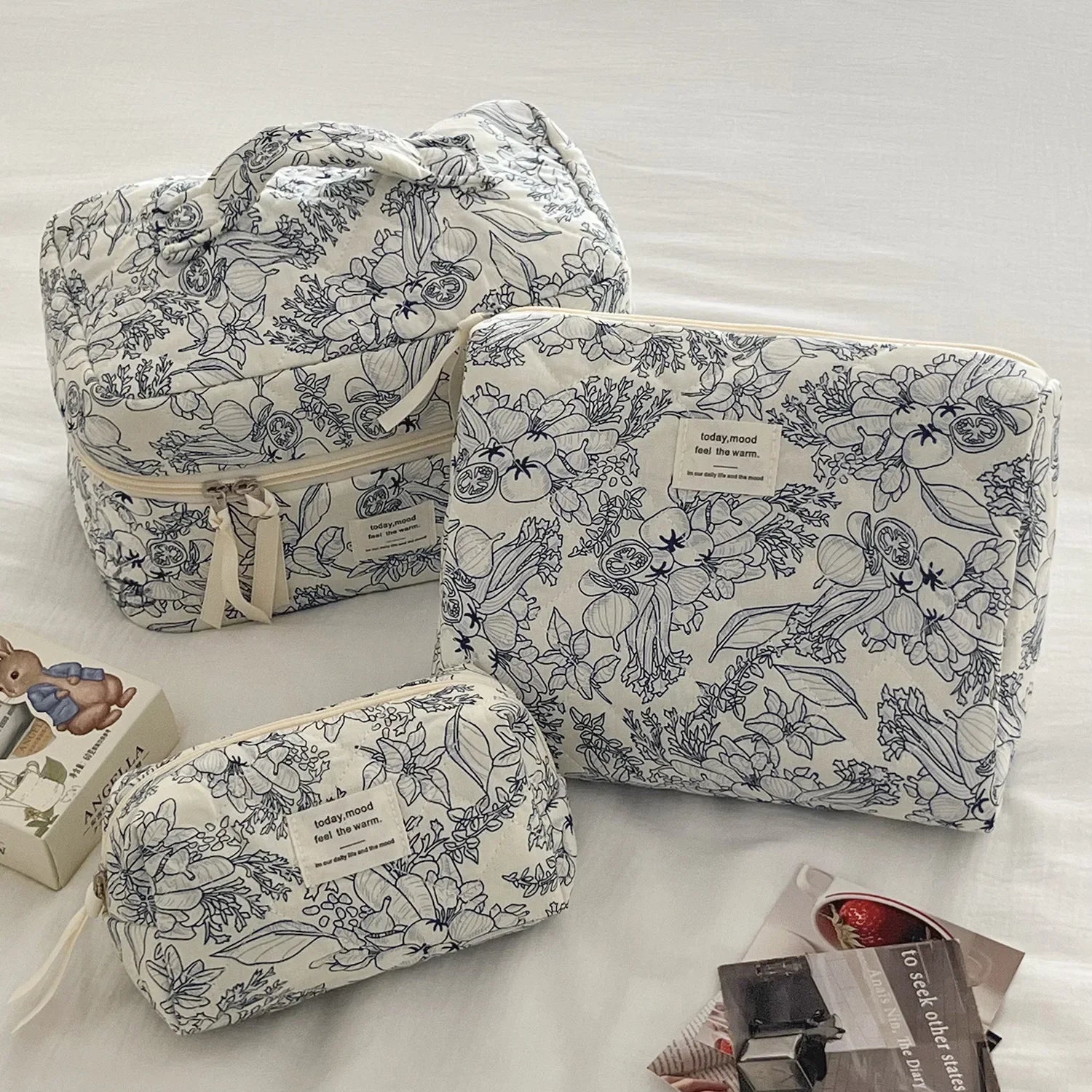 Women's Zipper Cosmetic Bag Organizer Flower Quilting Cotton Makeup Bag Female Cloth Handbag Portable Toiletry Case Girls Travel