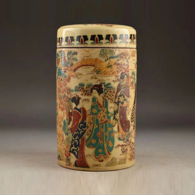 6.0'' / Elaborate Porcelain Chinese Handwork Old Painting Belle Vintage Tobacco Box