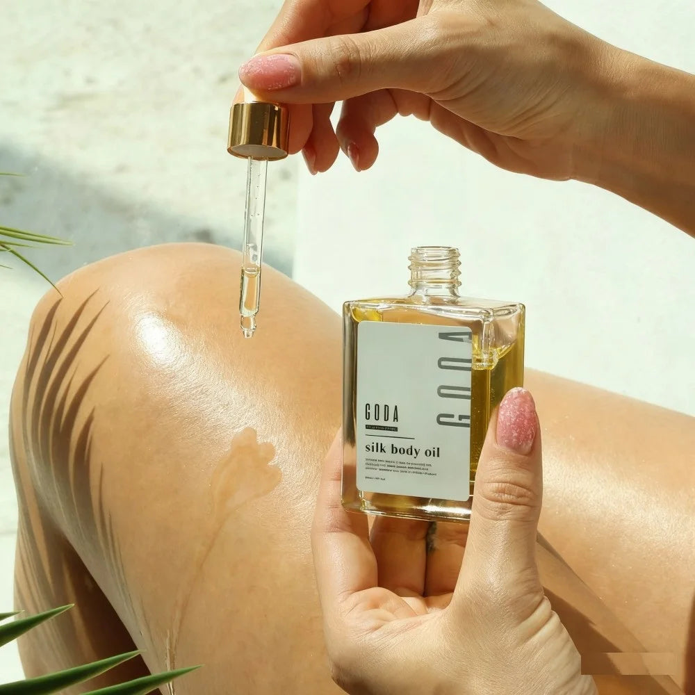 GODA Silk Body Oil & Pheromone Fragrance Essential Oil, Non-Greasy, Reduces Roughness, Reduces Blemishes, Balances Water And Oil