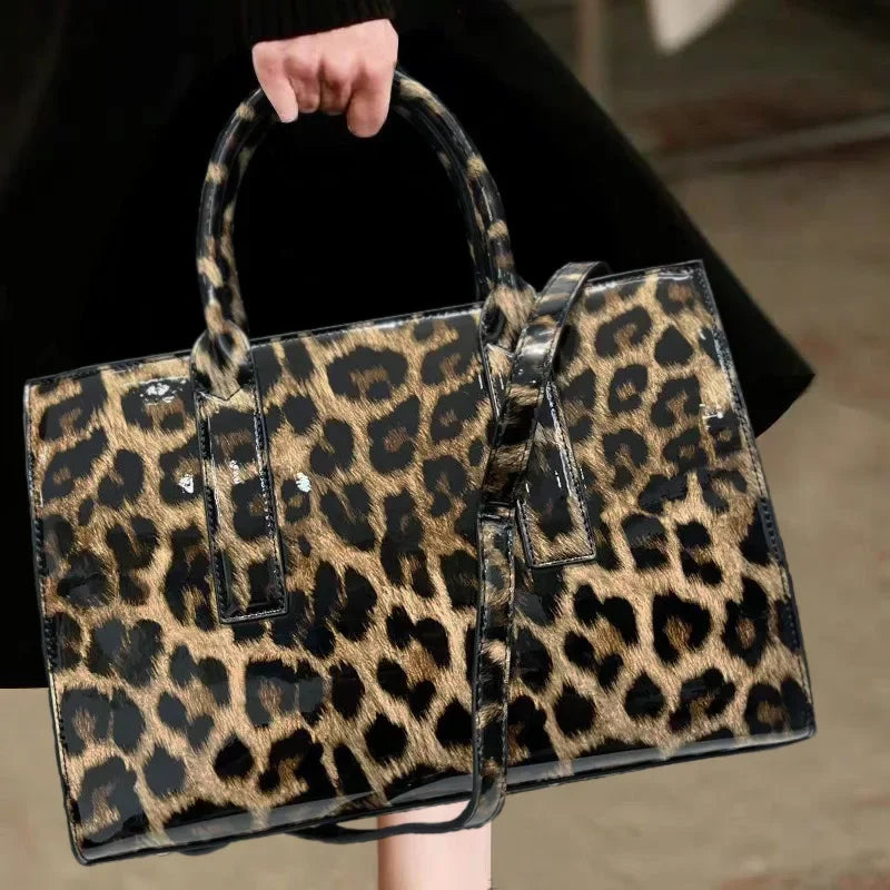 Elegant Large Capacity Lady's Tote Bag Fashionable Leopard Print Single Shoulder Bag High Quality Polyester Fiber Zipper Closure
