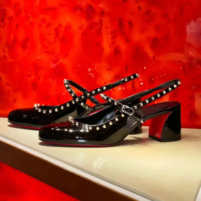 2025 New Style Thick Heel Rivet Mary Jane Shoes Female Summer French Temperament One-Word Buckle Strap Black Round Head Sandals