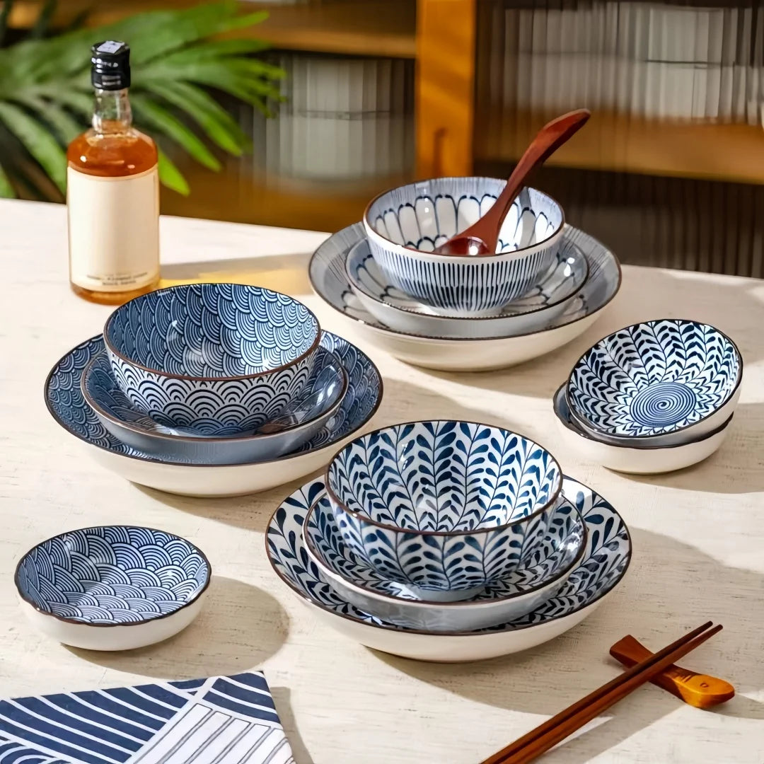 Hand Painted Ceramic Rice Bowl 4.5 Inch With Retro Rim And Japanese Motif — Blue And White | KIMLUD
