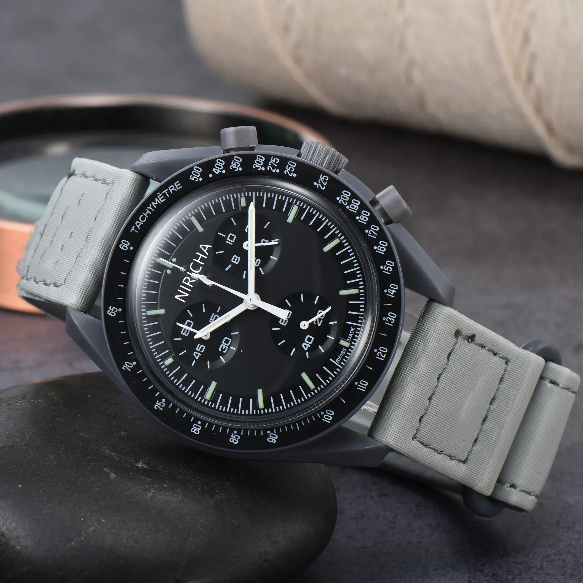 Stylish 2025 Moon Landing Commemorative Watch - Six-Hand Quartz Chronograph for Space Enthusiasts