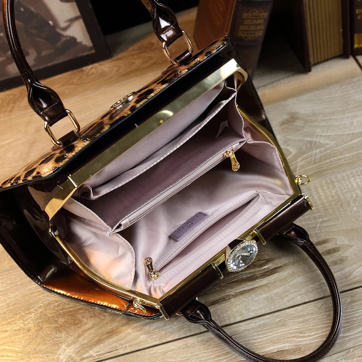 Luxury Designer Shoulder Bag Women Phone Pocket Leopard Pattern Diagonal Cross Bag Patent Leather Glossy Retro Versatile Handbag