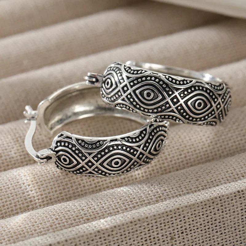 Hoop Earrings – Exotic Style Carving Pattern – Copper – White | KIMLUD