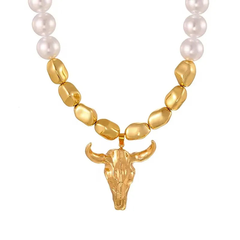Pendant Necklace – Bull Head Horseshoe – Copper Alloy – Gold | KIMLUD