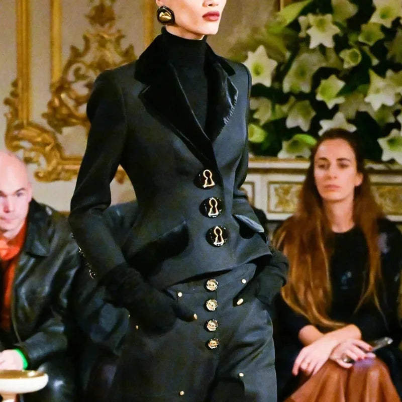 Fashion Trendy Style Fashion Black Blazer Coat for Women 2025 Autumn New Metal Button Slim Fit High-end Short Suit Jacket