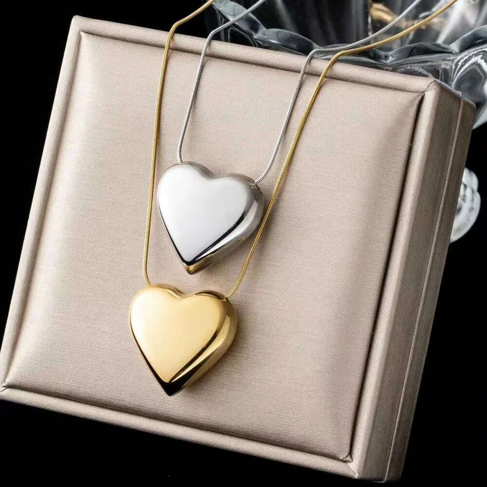 KIMLUD, European and American Hip Hop Simple Peach Heart Pendant Titanium Steel Necklace for Girls Sexy Clavicle Chain for Women jewelry, KIMLUD Womens Clothes