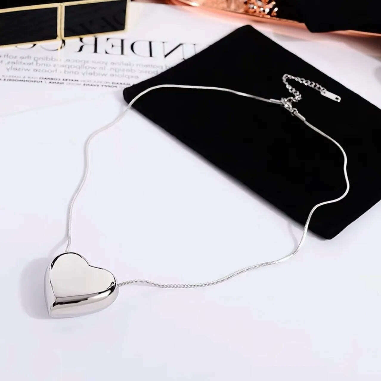 European and American Hip Hop Simple Peach Heart Pendant Titanium Steel Necklace for Girls Sexy Clavicle Chain for Women jewelry - KIMLUD