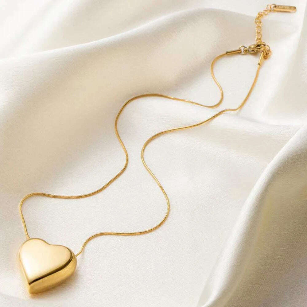 European and American Hip Hop Simple Peach Heart Pendant Titanium Steel Necklace for Girls Sexy Clavicle Chain for Women jewelry - KIMLUD