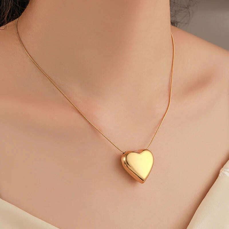 KIMLUD, European and American Hip Hop Simple Peach Heart Pendant Titanium Steel Necklace for Girls Sexy Clavicle Chain for Women jewelry, KIMLUD Women's Clothes