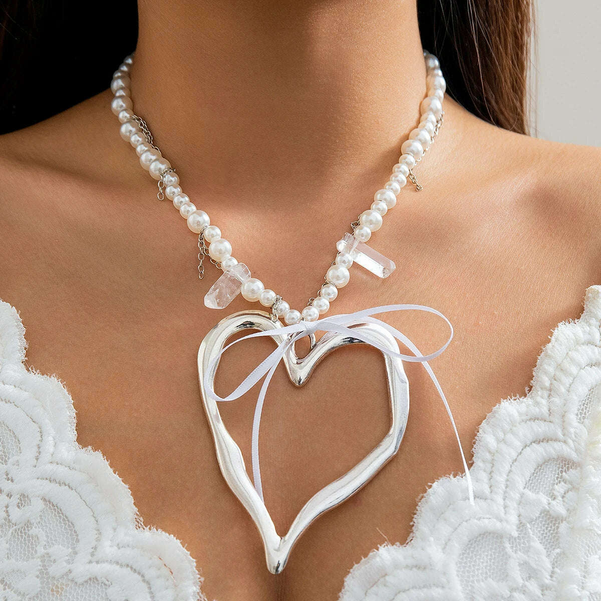 Exaggerated Big Hollow Love Heart Pendant Choker Necklace for Women Elegant Bowknot Imitation Pearl Chain Y2K Wed Jewelry Gift - KIMLUD