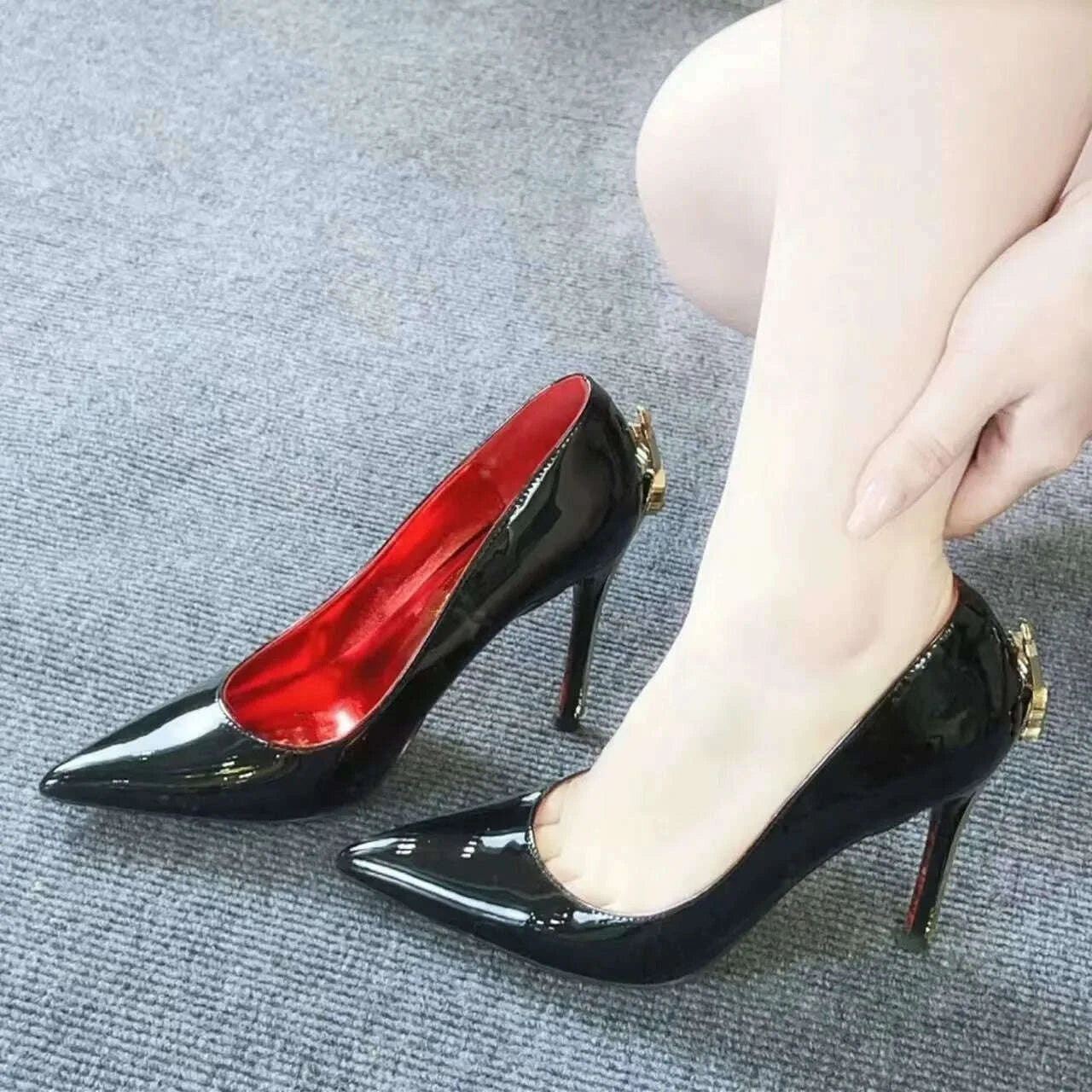 High Heels, Pointed Red Sole, Sharp Blade, Scepter, Patent Leather, Metallic, Sexy, Ladies in Arms, High-end Black Single Shoes
