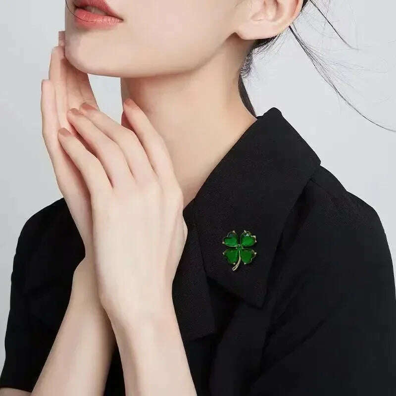 KIMLUD, Lucky Grass To Prevent Walking Brooch Four-leaf Clover Vintage Emerald Color Brooch Female Wedding Suit Jewelry Accessories, KIMLUD Women's Clothes
