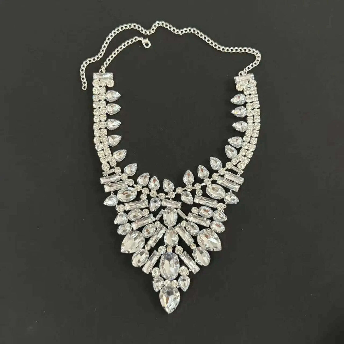 Luxurious geometric necklace, exaggerated rhinestone collarbone chain, retro banquet accessory