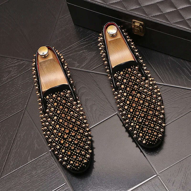 Luxury Brand Men's Fashion Rivets Shoes Black Punk Flats Loafers Men Handmade Spiked Man Party Wedding Shoes Soft Moccasins - KIMLUD