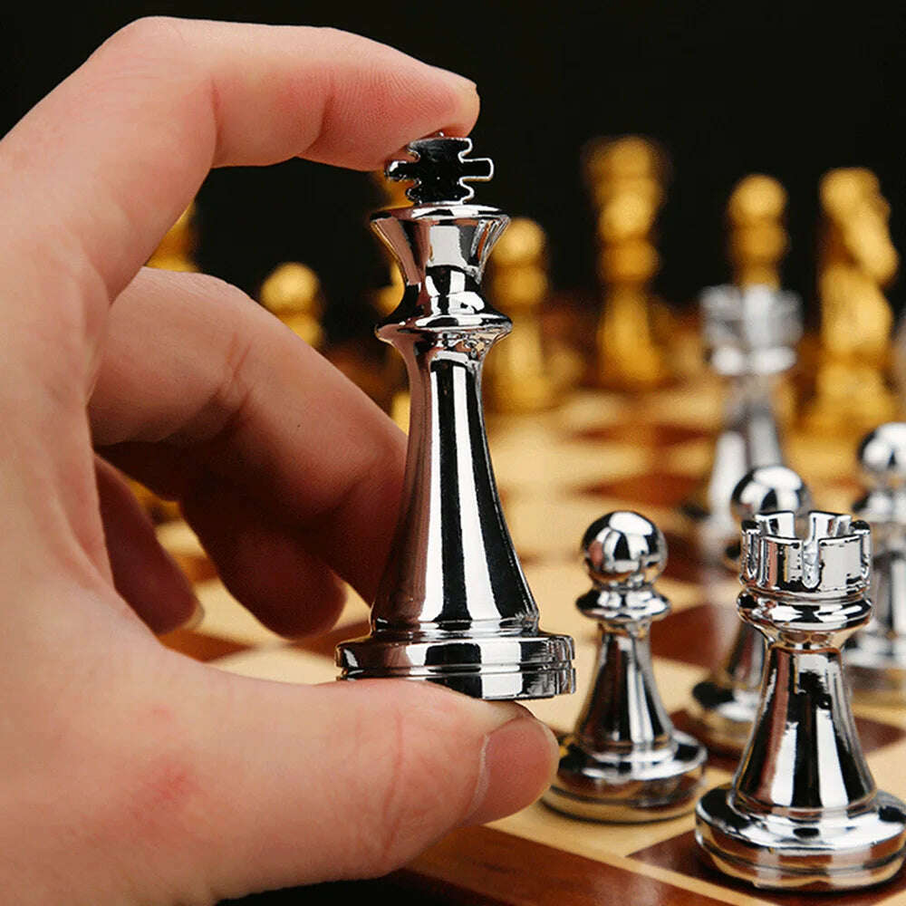 Metal Medieval Chess Set with High Quality Wooden Chessboard Adult and Children 32 Metal Chess Pieces Family Game Toy Gift - KIMLUD