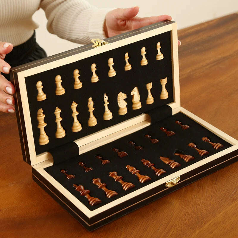 Retro 4 Queens Wooden Chess Set Wooden Chess Pieces Foldable 24/29/34/39 Wooden Chessboard Chess Table Board Game - KIMLUD