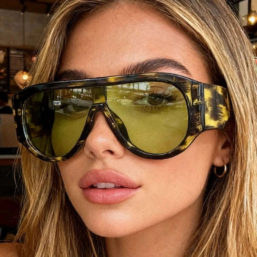 Sunglasses Oversized Gradient Plastic Frame Black | KIMLUD