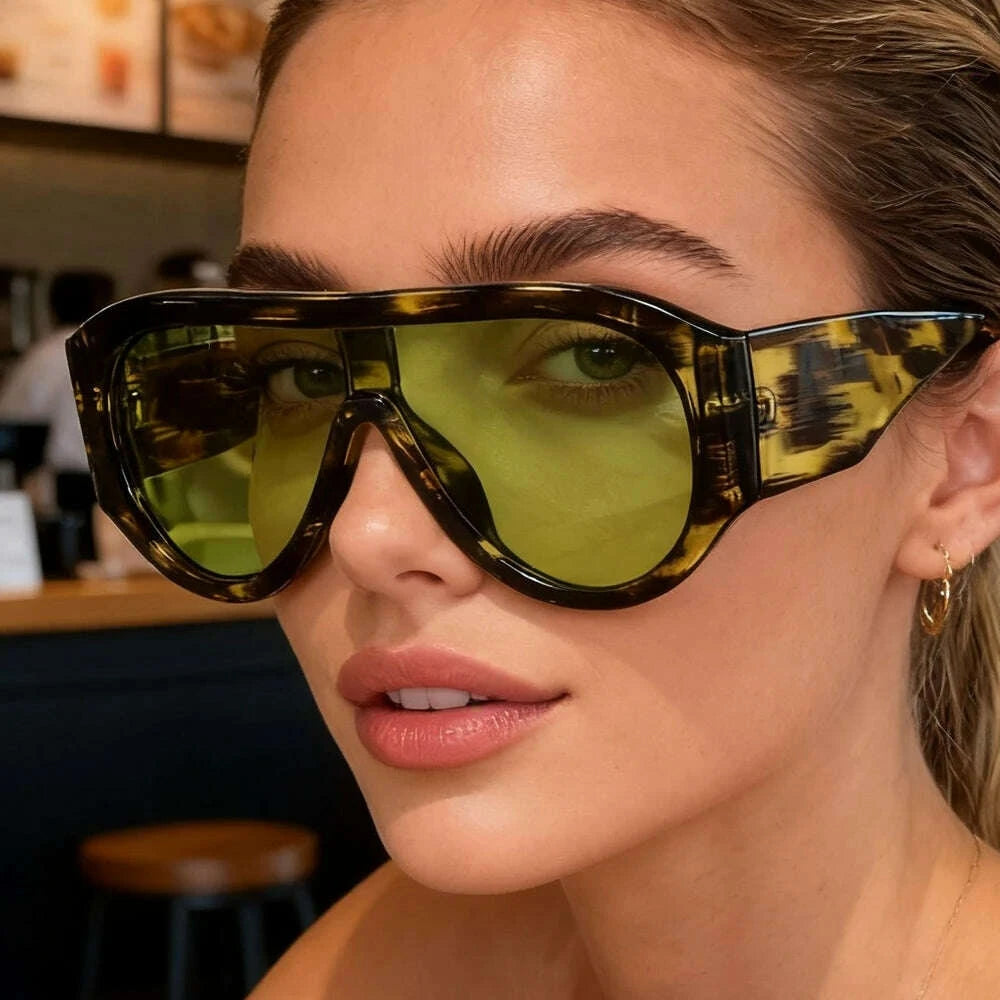 Sunglasses Oversized Gradient Plastic Frame Black | KIMLUD