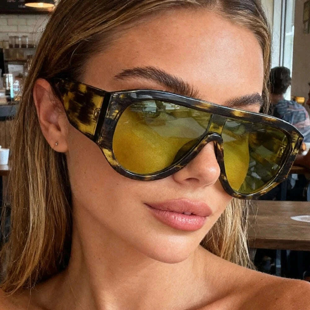Sunglasses Oversized Gradient Plastic Frame Black | KIMLUD