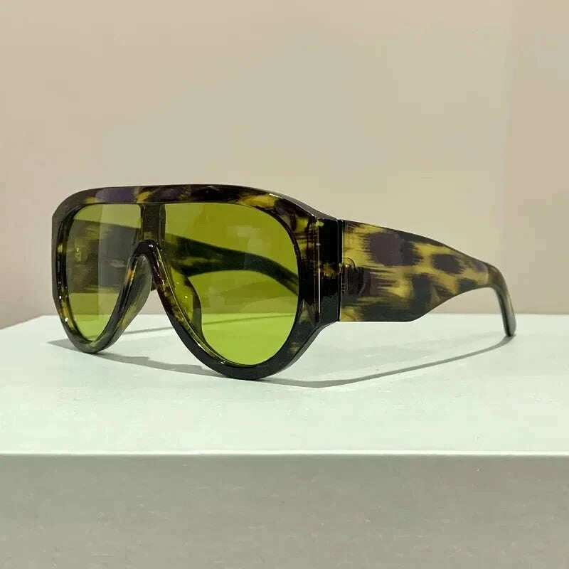 Sunglasses Oversized Gradient Plastic Frame Black | KIMLUD