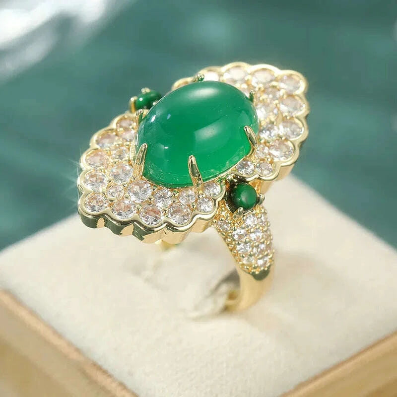 Vintage Temperament Inlaid Oval Synthetic Emerald Golden Rings for Women's Fashion Classic Banquet Festival Jewelry Accessories